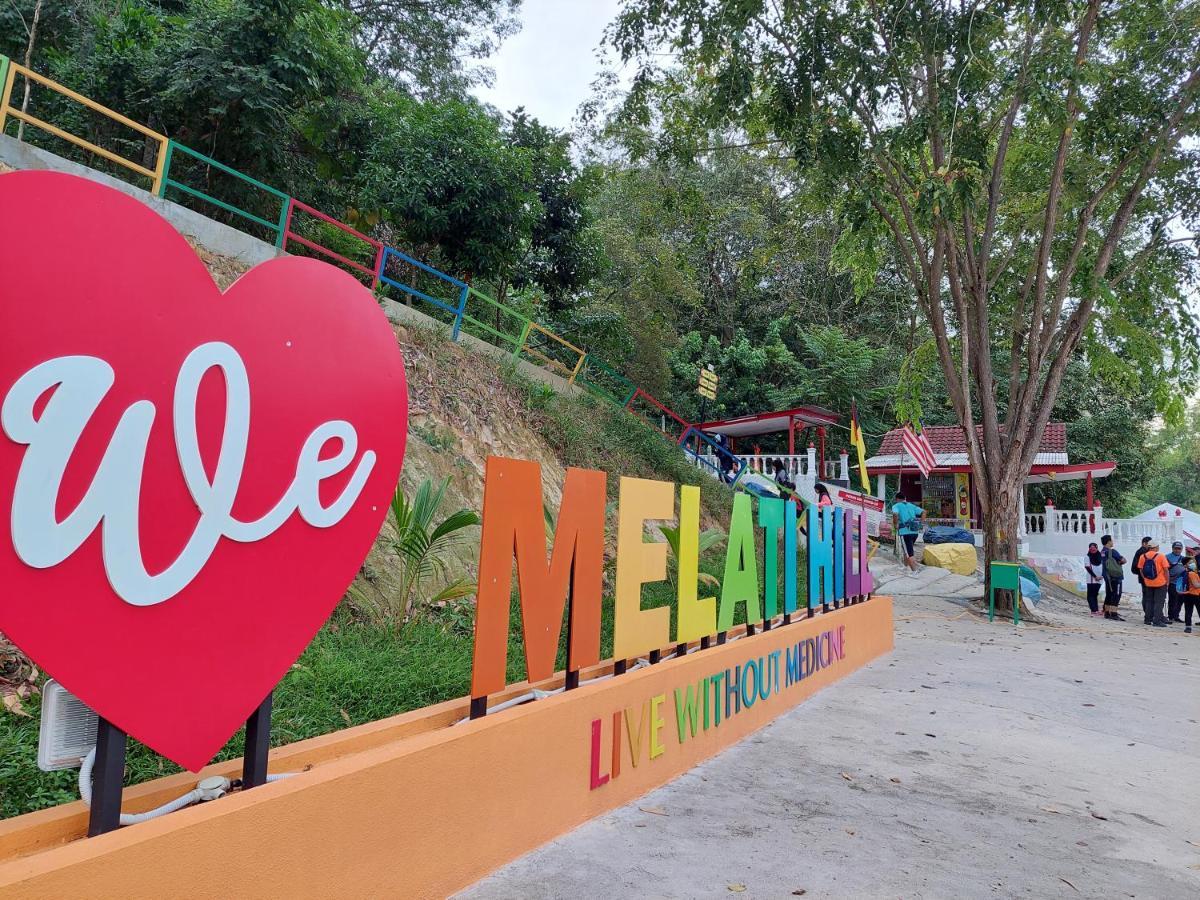 E&A Homestay Klia/ Sepang/ Nilai Zewnętrze zdjęcie