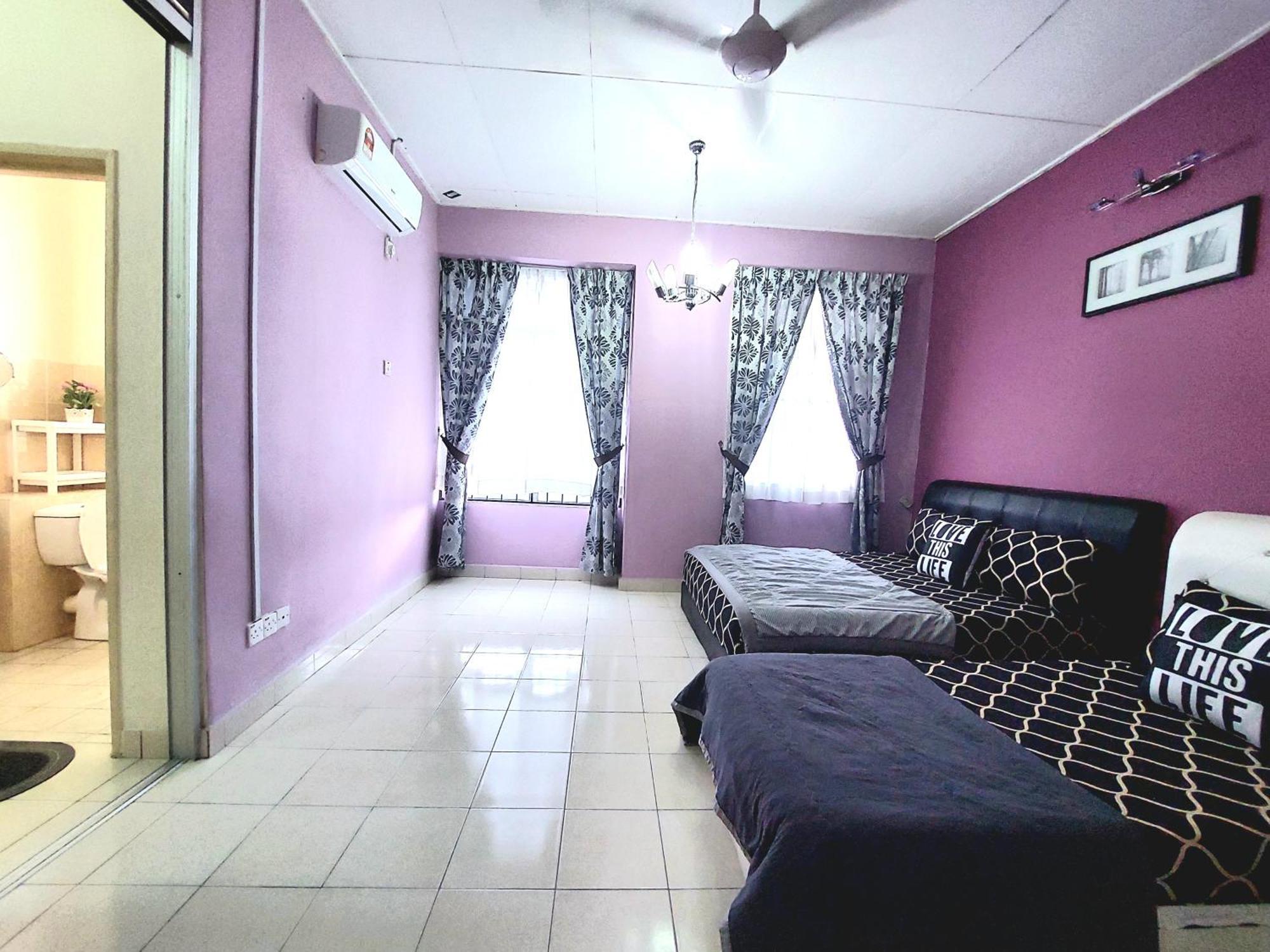 E&A Homestay Klia/ Sepang/ Nilai Zewnętrze zdjęcie