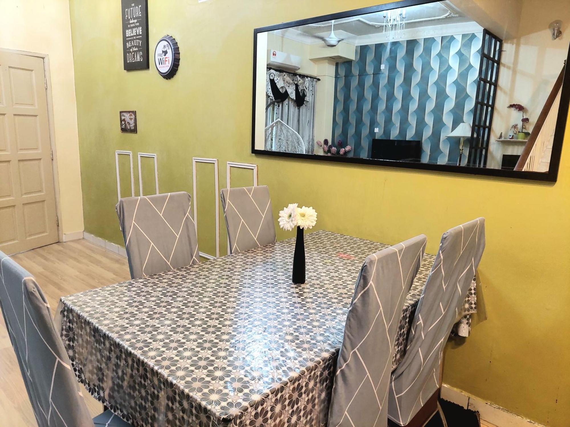 E&A Homestay Klia/ Sepang/ Nilai Zewnętrze zdjęcie