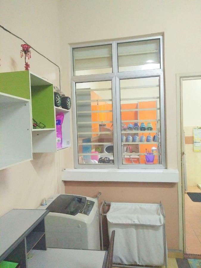 E&A Homestay Klia/ Sepang/ Nilai Zewnętrze zdjęcie
