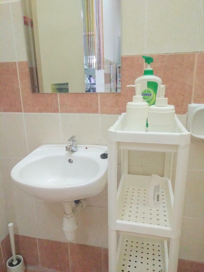 E&A Homestay Klia/ Sepang/ Nilai Zewnętrze zdjęcie