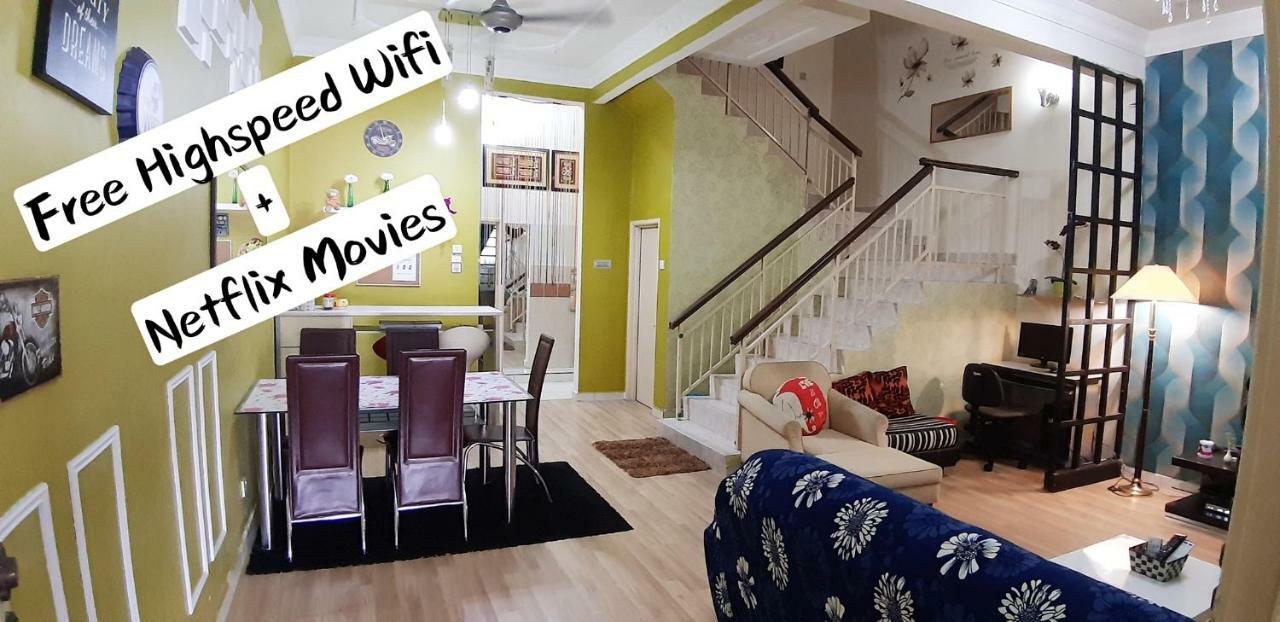 E&A Homestay Klia/ Sepang/ Nilai Zewnętrze zdjęcie